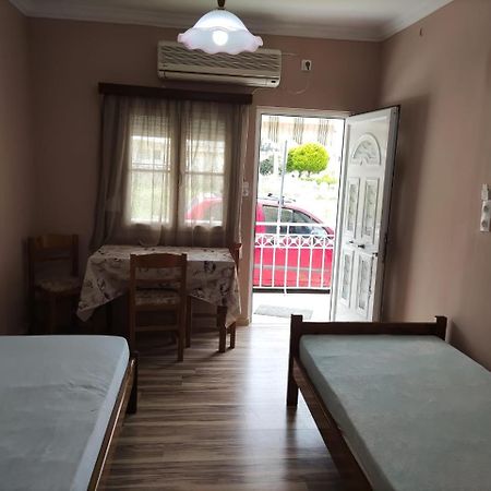 Sissy Apartment Vrachati Exterior photo